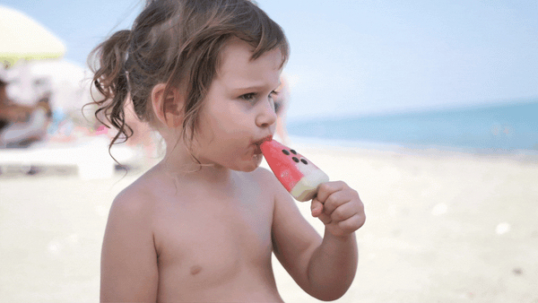 summer-activity-guide-for-kids-eat-popsicles