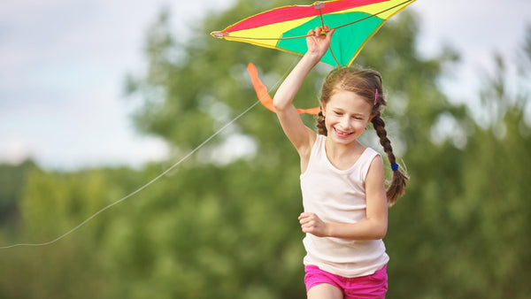 summer-activity-guide-for-kids-fly-a-kite