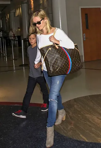 Reese Witherspoon with Louis Vuitton Neverfull GM