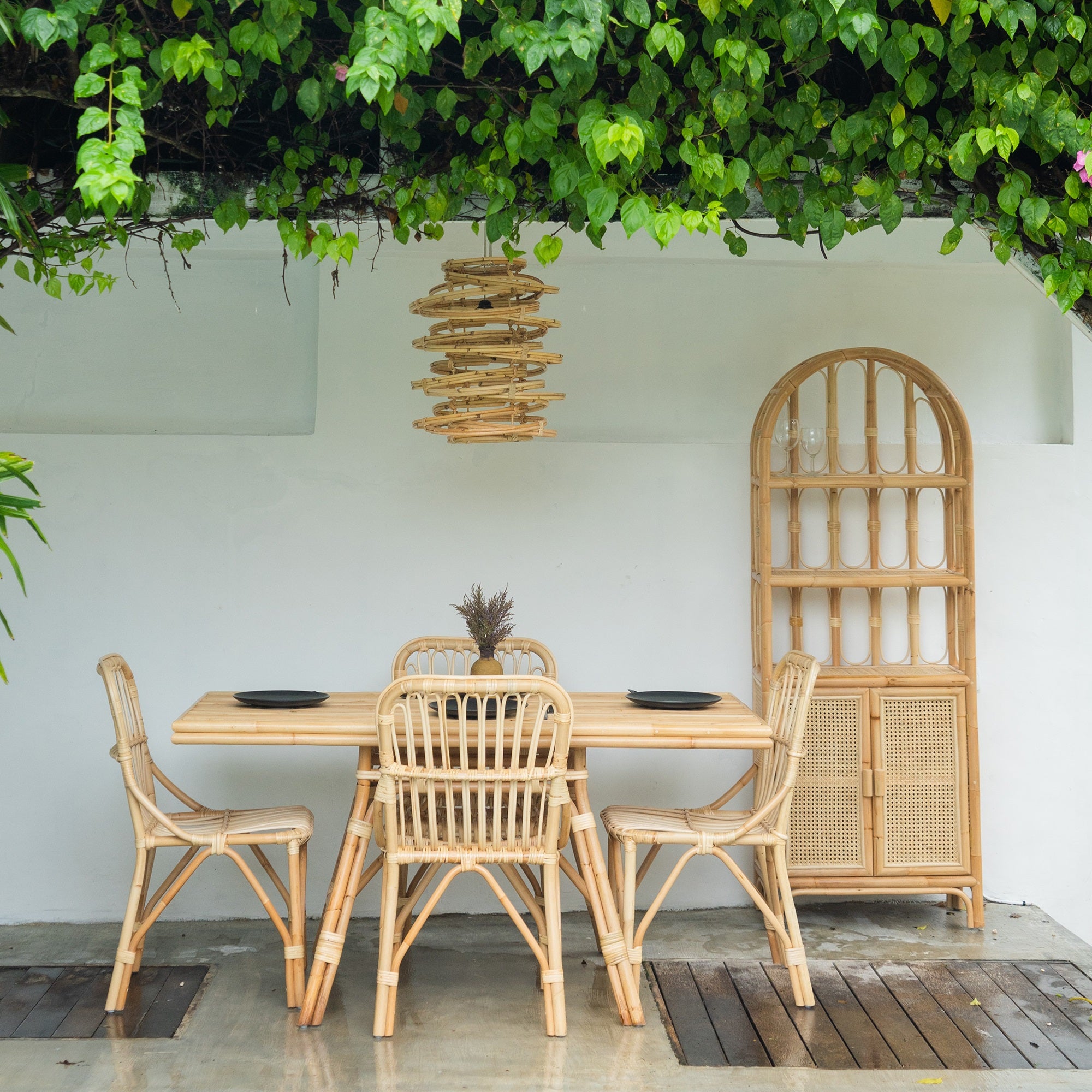 can you leave rattan furniture outside all year round
