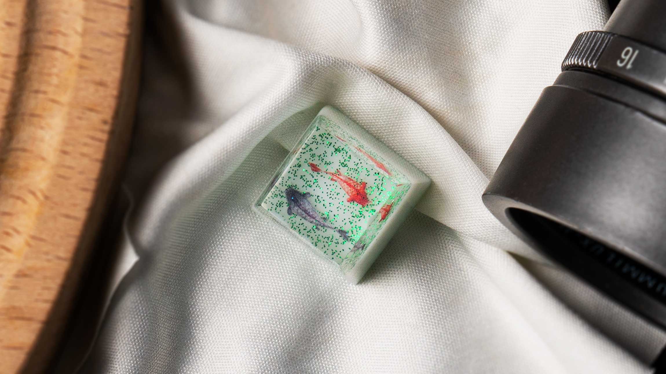 Elegant Goldfish Resin Artisan Keycap