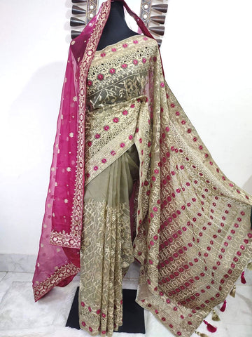 stunning muslin saree