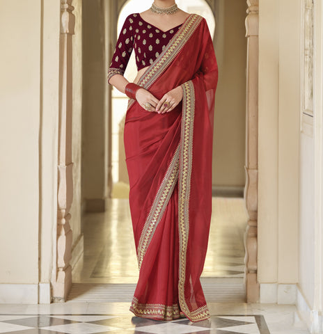 HOW TO CHOOSE THE RIGHT SAREE FABRIC FOR YOUR BODY TYPE