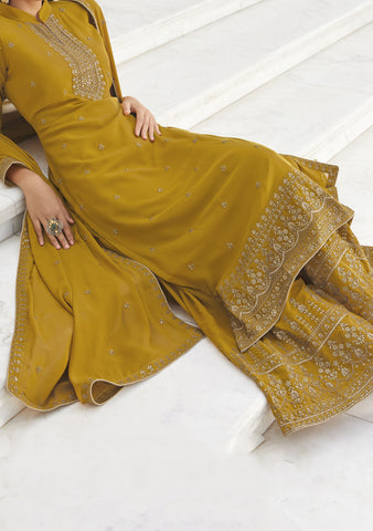 <img src="deshibesh.com" alt="Yellow Outfit Collection">