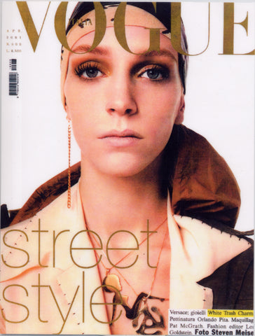 ITALIAN VOGUE - APRIL  2001