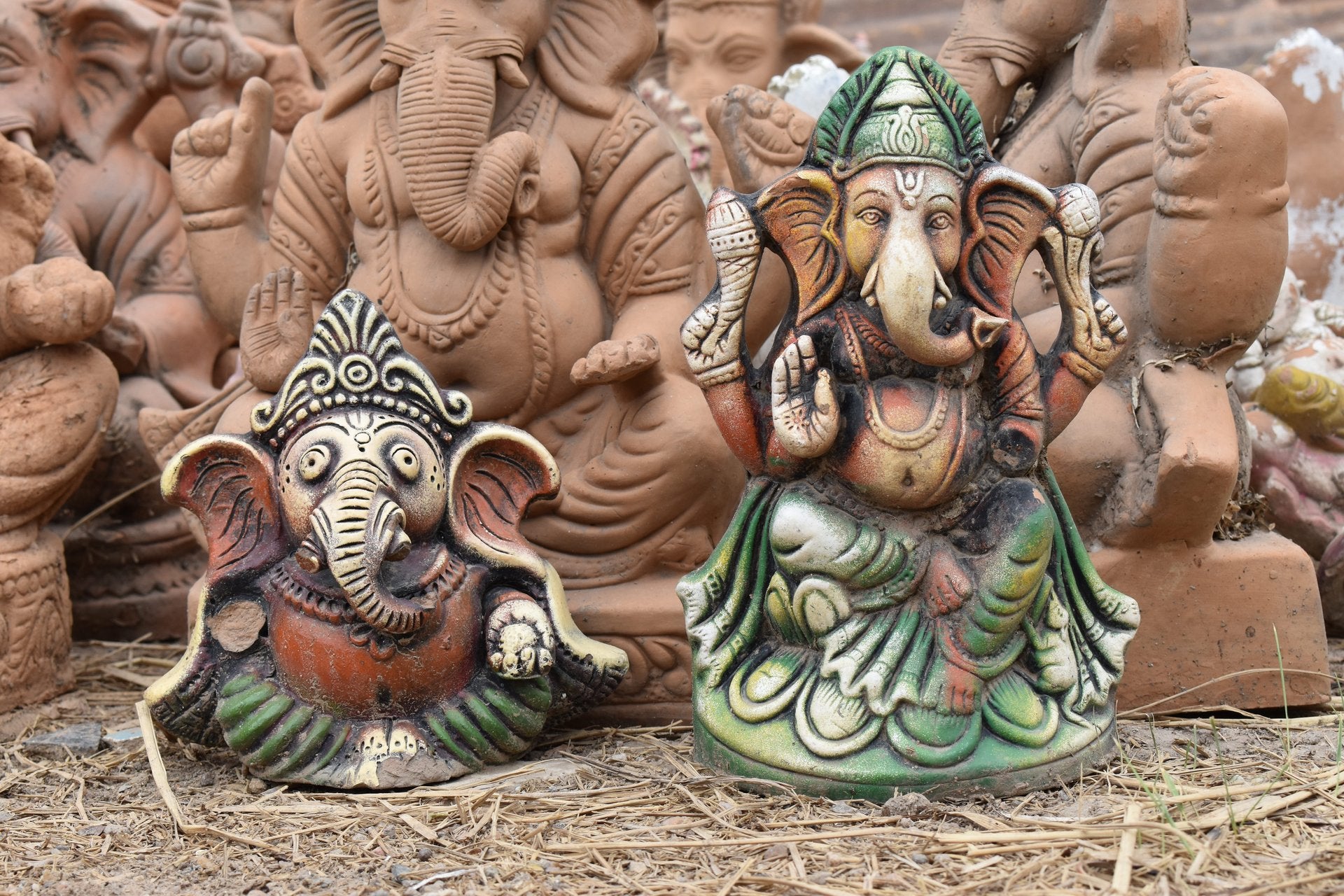 You can explore unique gifting options from charming Elephant Mukhis by Mama Elephant to luxurious Gold Elephant selections, blending tradition with elegance as great gifting ideas.