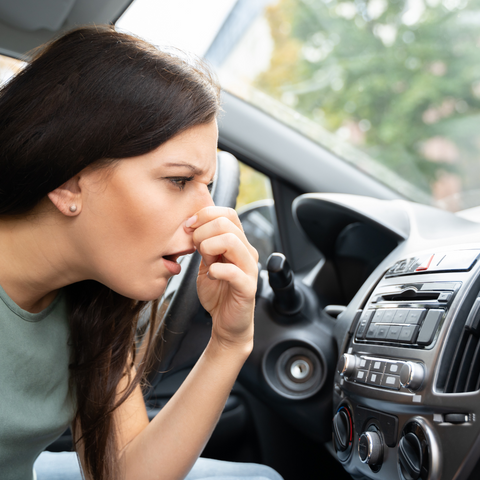 Comment fabriquer un spray parfumé ou désodorisant voiture