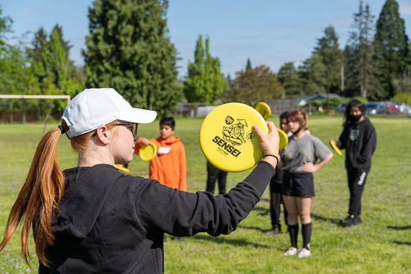 Cynthia Ricciotti Teaching Disc Golf Portland Open