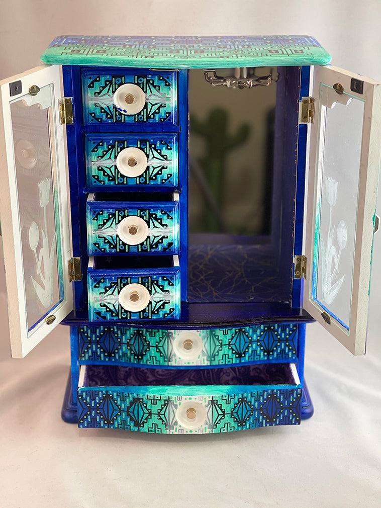 Acrylic Jewelry Box – Still Serenity