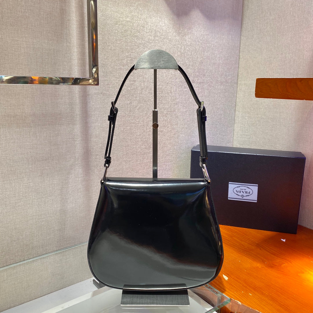 日本オンラインショップ ［2480］美品 ＊PRADA プラダ＊ レザー