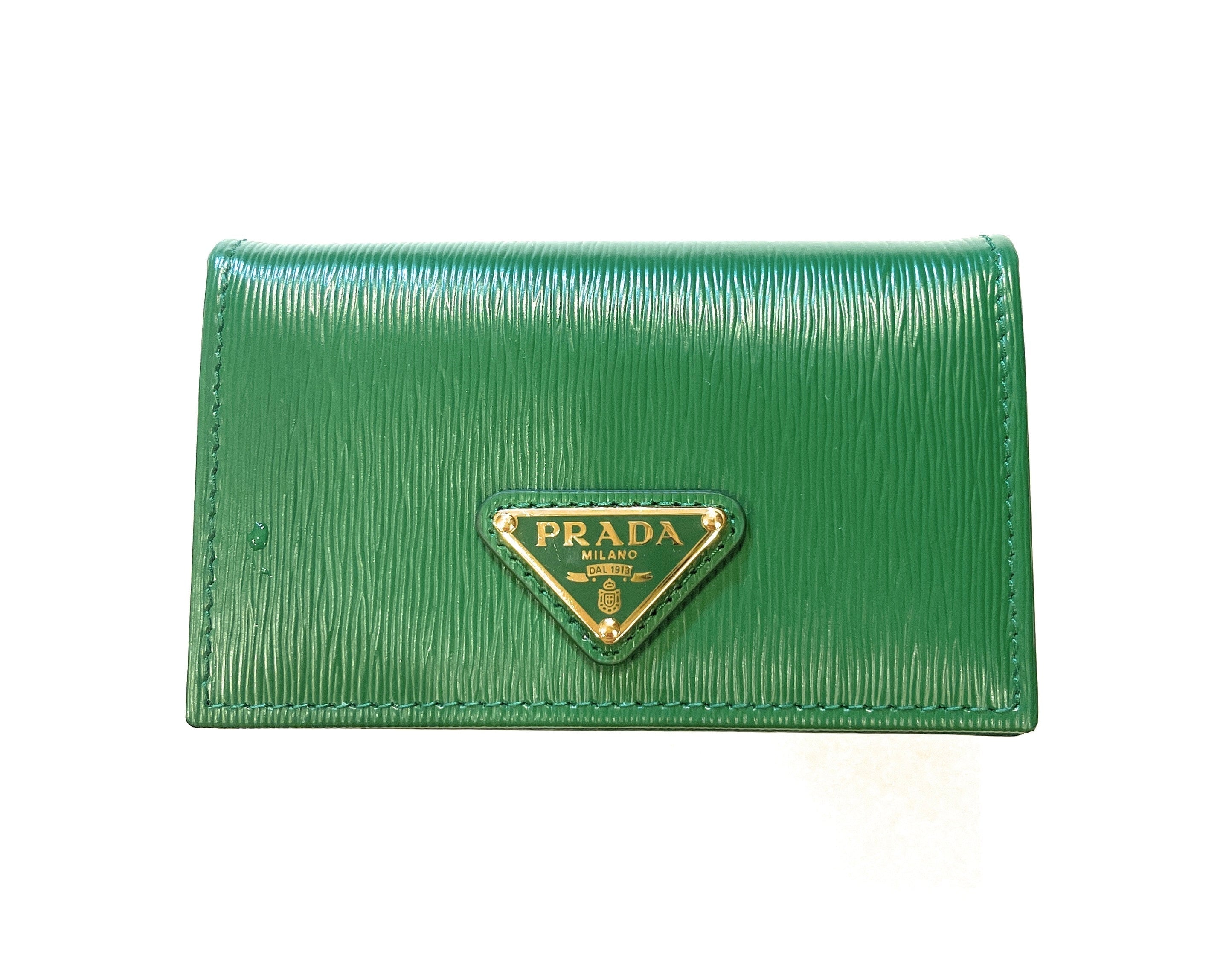 Prada Womens Vitello Move Verde Green Leather Card Case Wallet 1MC122 – ZAK  BAGS ©️ | Luxury Bags