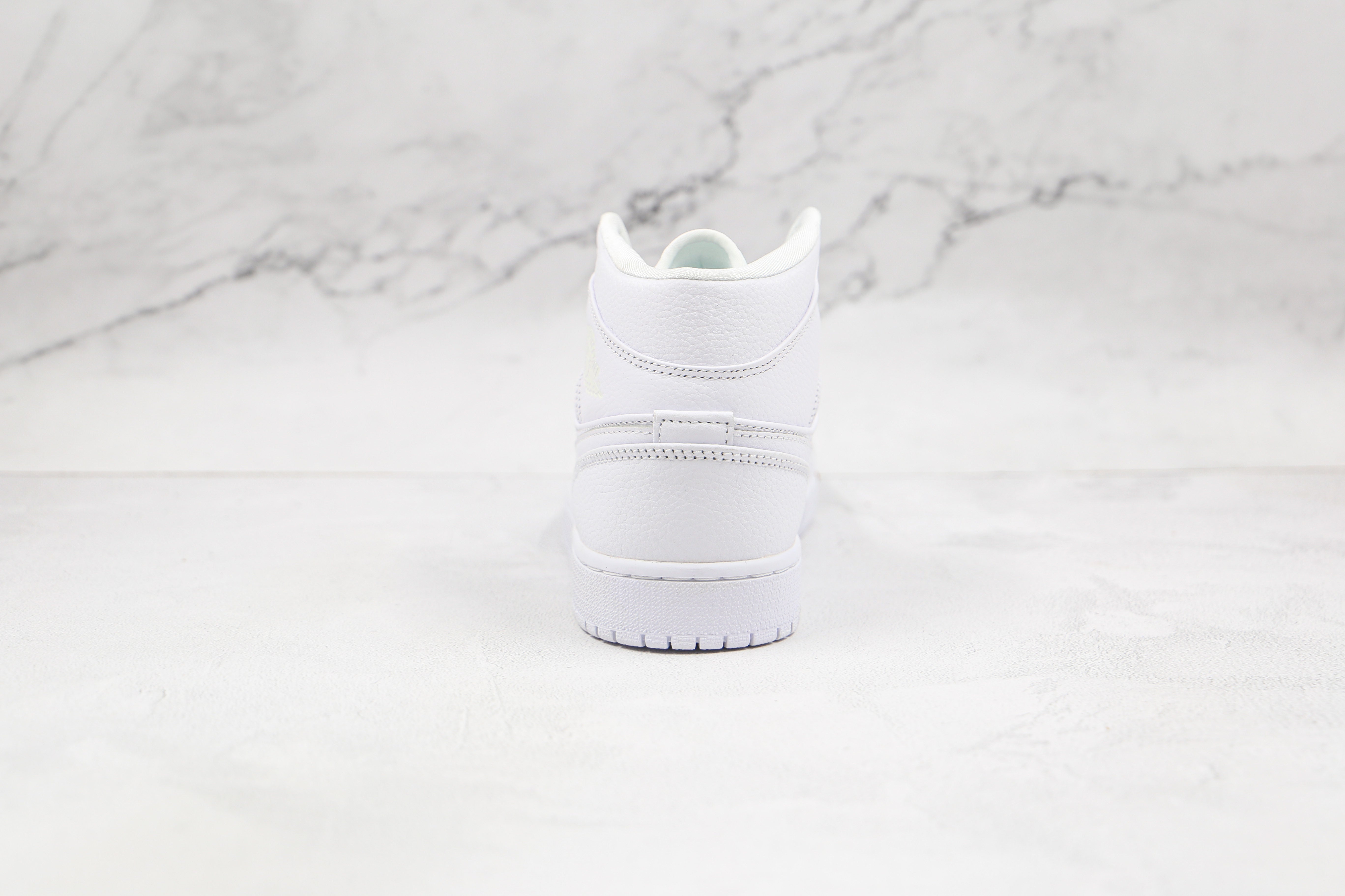 Jordan 1 Mid Triple White 2019 554724-129 Sneakers