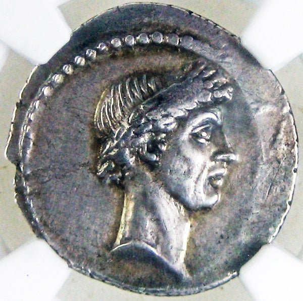 古代ローマ帝国 ユリウスカエサルの肖像のデナリウス銀貨 | labiela.com