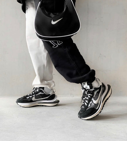 Nike Sacai Vaporwaffle on feet 