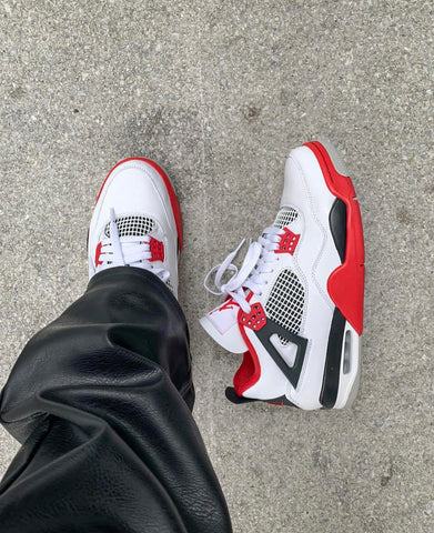 Jordan 4 Fire Red on feet @alessioetzi