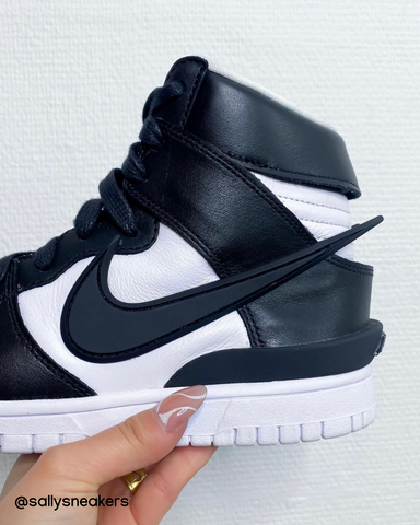 de hinderlaag x Nike Dunk High collabs