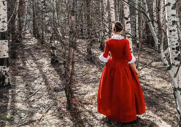 Dorine, 18th century outfit in cherry red linen