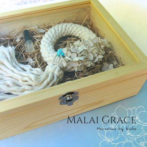 Malai Grace - Wedding box - Gifts - พวงมาลัยแห่งความสง่างาม - พวงมาลัยวันแม่ - งานแต่งงาน – ของขวัญ - Macrame by Nicha