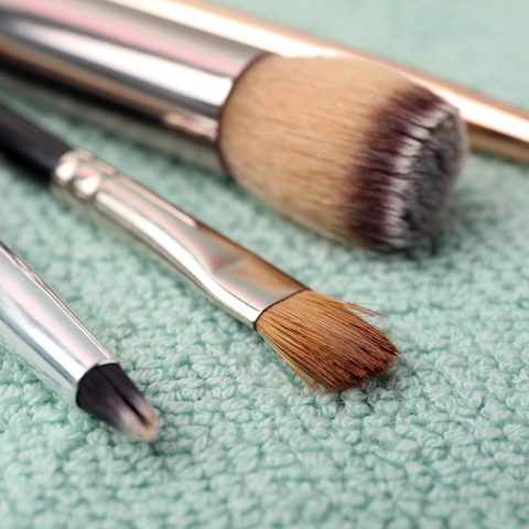 Pinceau maquillage : comment bien les nettoyer ?