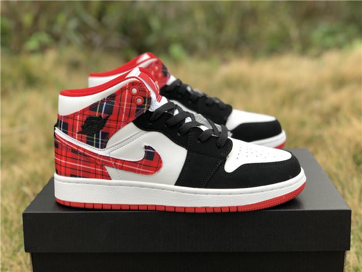 Air Jordan 1 Retro Mid 554725 607