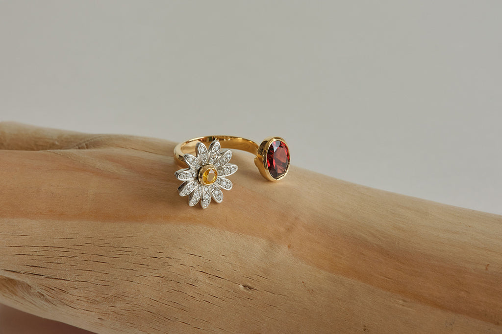 SHINDO HARUKA Order & reform Jewelry | Daisy pave ring 誕生石のガーネットとデイジーをモチーフにしたダイヤモンドのパヴェが美しいオープンリング