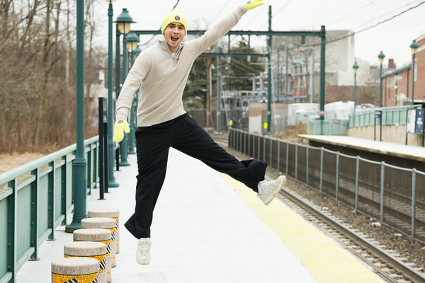 Iker jumping