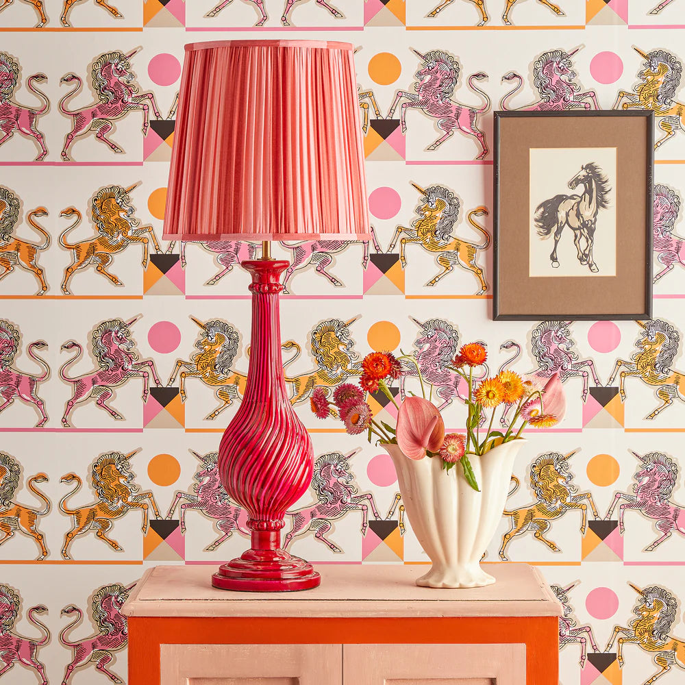 pat table lamp in cosmo pink