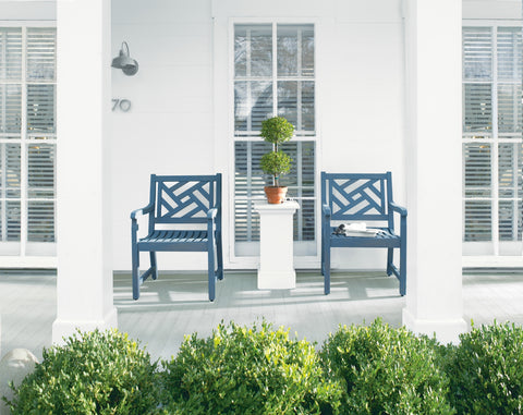 Benjamin Moore Exterior Paint - blue chairs on porch