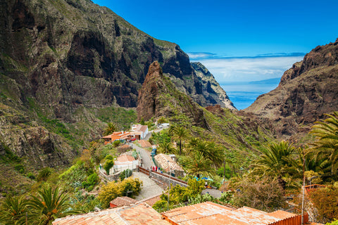 Pasea por Masca con total tranquilidad, gracias al alquiler de viajes para bebés.