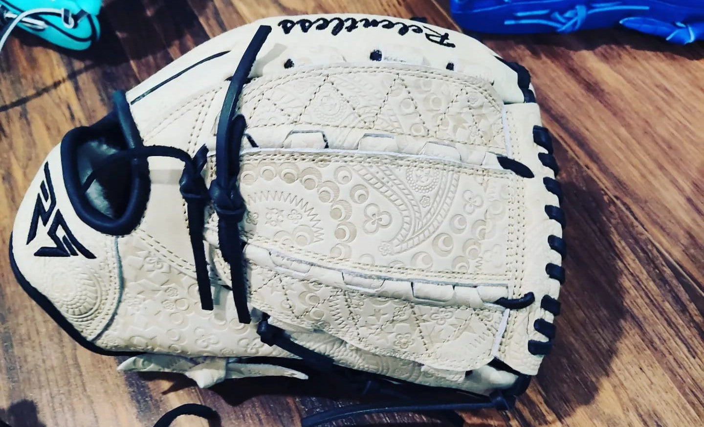 Why Custom Baseball Gloves Are the Best - Relentless Sports