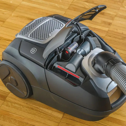 H-ENERGY 500 Pets: Tools on board. Our quietest Hoover.