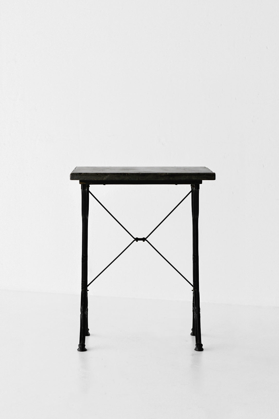 パブテーブル アパレルディスプレイテーブル アンティークテーブル ヴィンテージテーブル ヴィンテージ展示台 アンティーク什器– DEMODEMIX