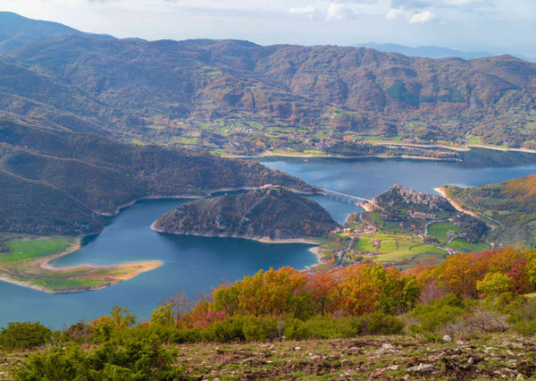 Lago del Turano trekking Monte Navegna