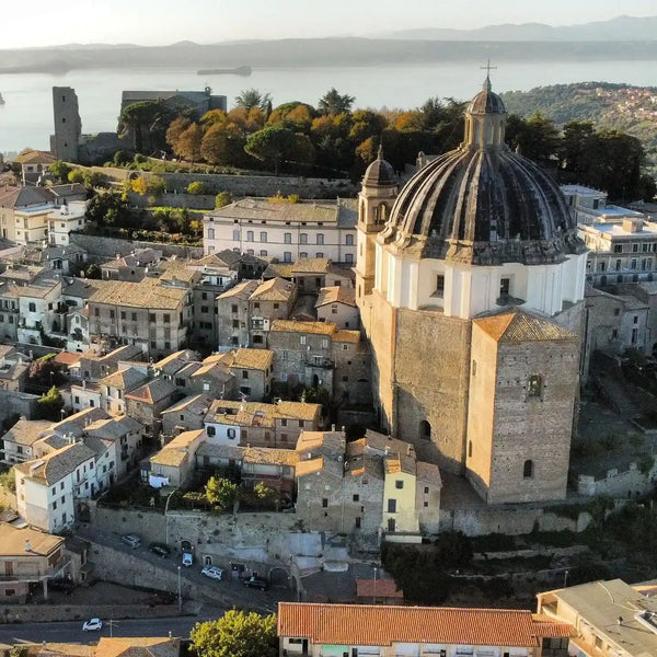 Borgo di Montefiascone sul lago di Bolsena