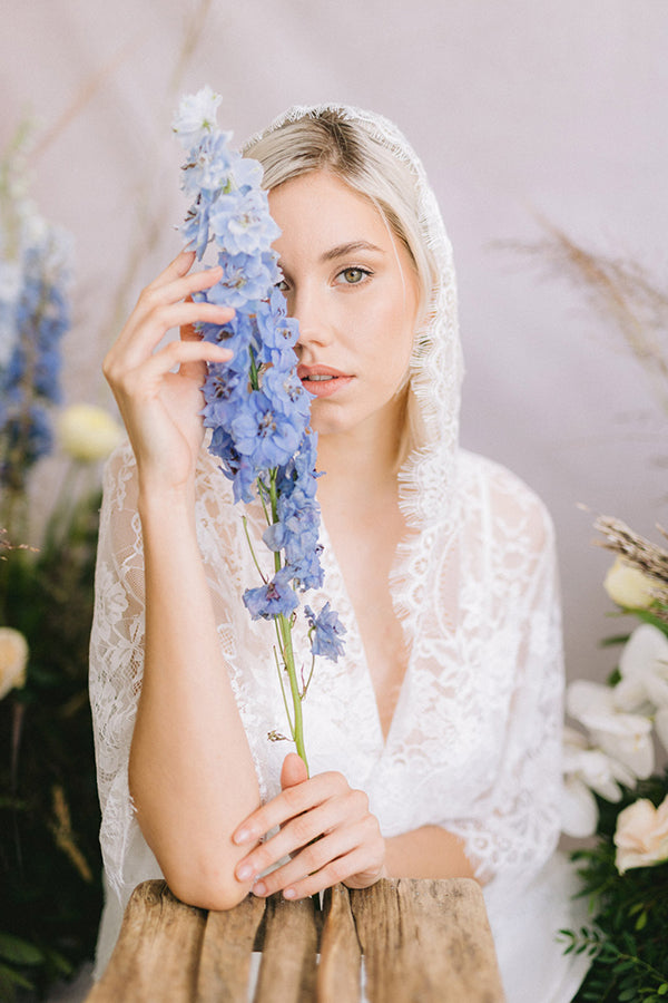 sessão fotográfica Robe de renda elegante de capuz