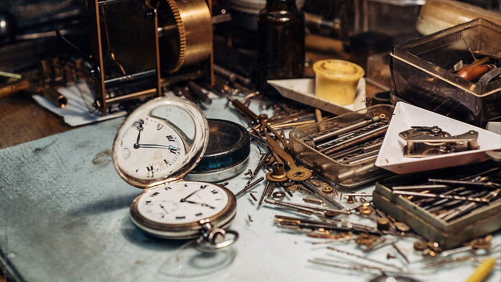 Clean the mechanism of a Pocket Watch
