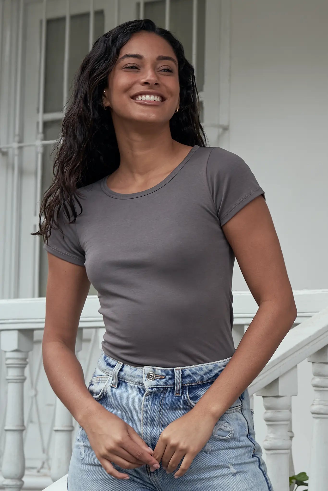 woman's organic cotton crew neck t-shirt in natural gray color dyes with plant dyes