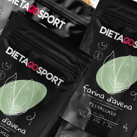 Insieme di buste di farina d'avena al gusto pistacchio. Dietaesport