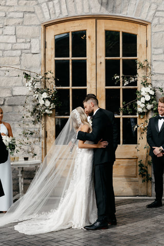 Real Weddings: Courtney & Austin at Stone House St. Charles
