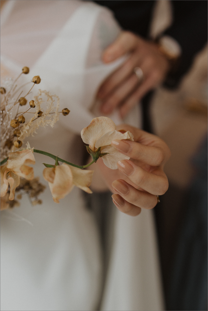 Neutral wedding florals and modern attire | Fine Art Inspired Micro Wedding