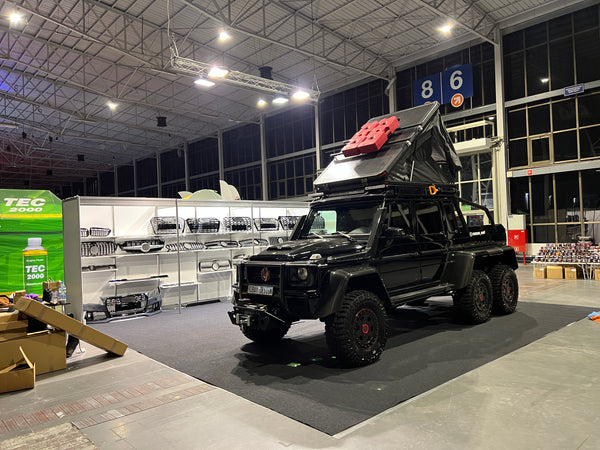Kubay Carbon Company präsentiert auf der Poznan Motorshow den exklusiven Mercedes-Benz W463 6x6 Expedition