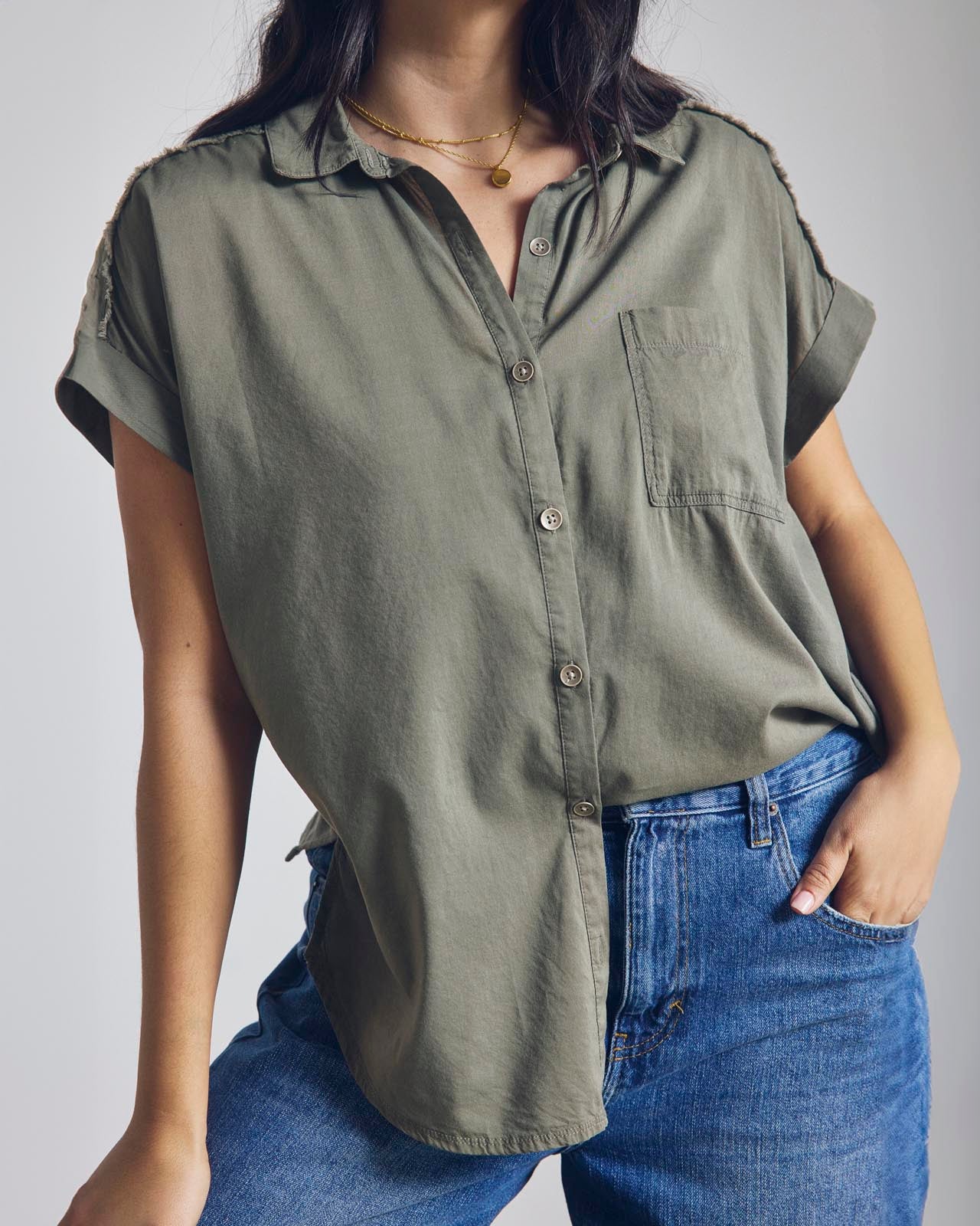 Fitted Comfortable Blouses Tees Woman's Light Casual T-Shirt Womens Tops  V-Neck Short Sleeve Printing Pullover Shirts, Khaki, X-Large : :  Clothing, Shoes & Accessories