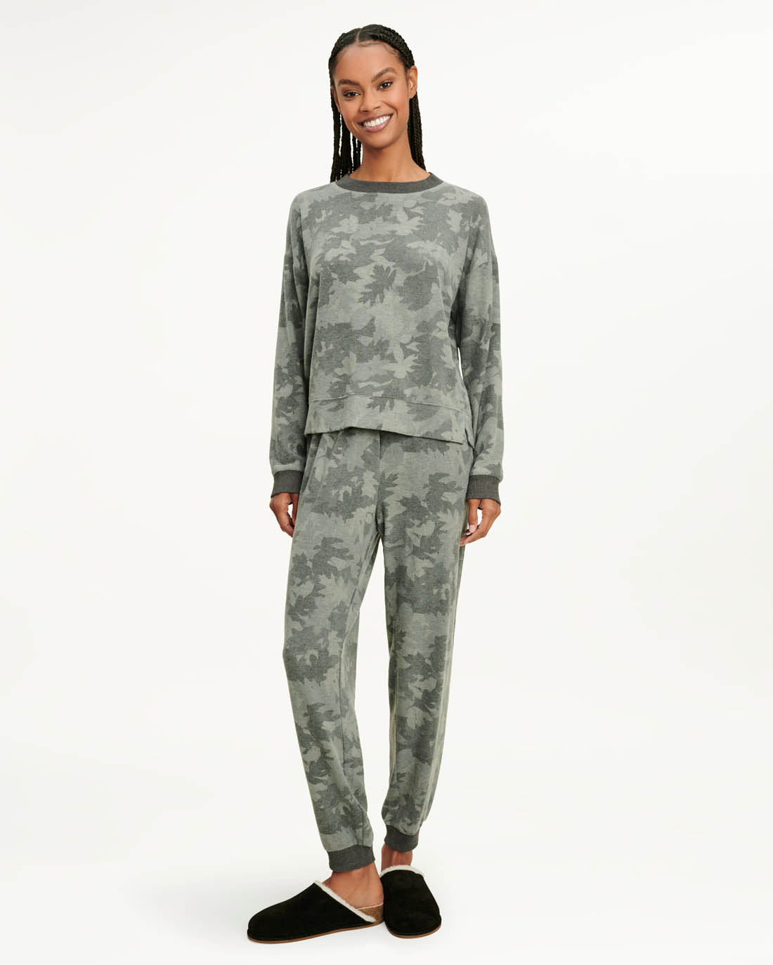 Splendid Elora Long Sleeve Jogger Set in Charcoal Camo - Size XS