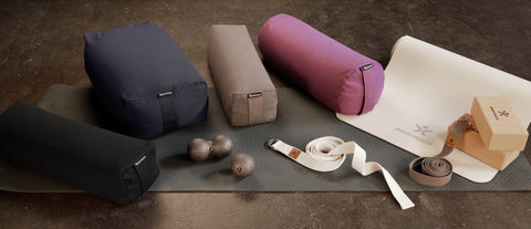 BODYMATE-Yogarolle-Yoga-Bolster-yogarol-joga-Rolle-roll-rollo-rouleau-rotolo-de-yoga-mood-3