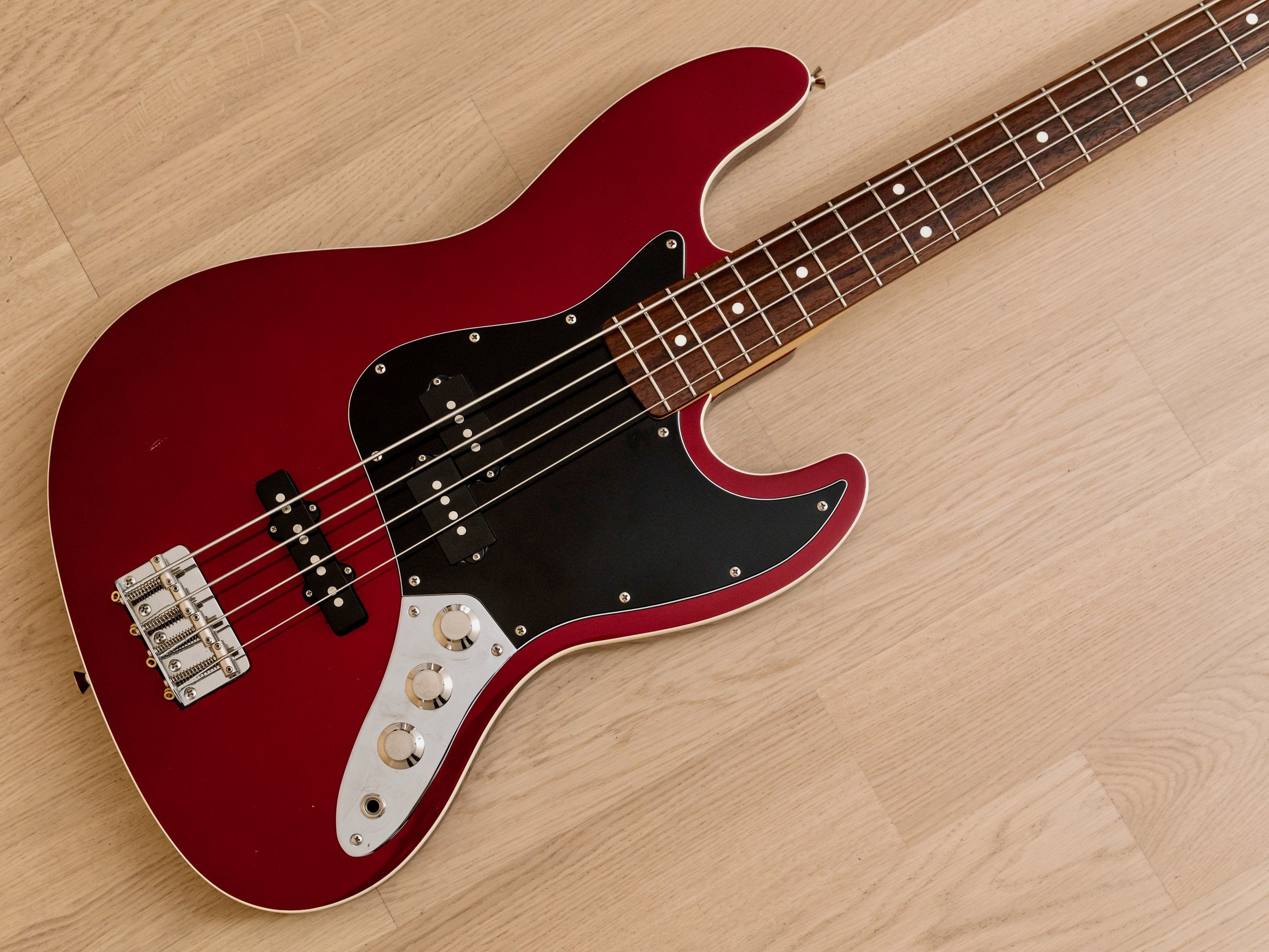 超人気高品質 Fender Japan Aerodyne Jazz Bass ケース付