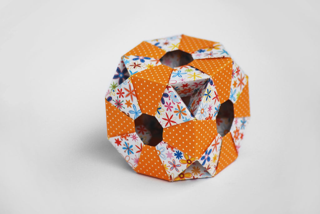 Unit origami designed by Tomoko Fuse