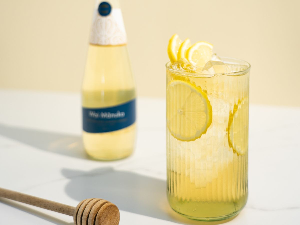 Benefits of manuka honey and lemon water