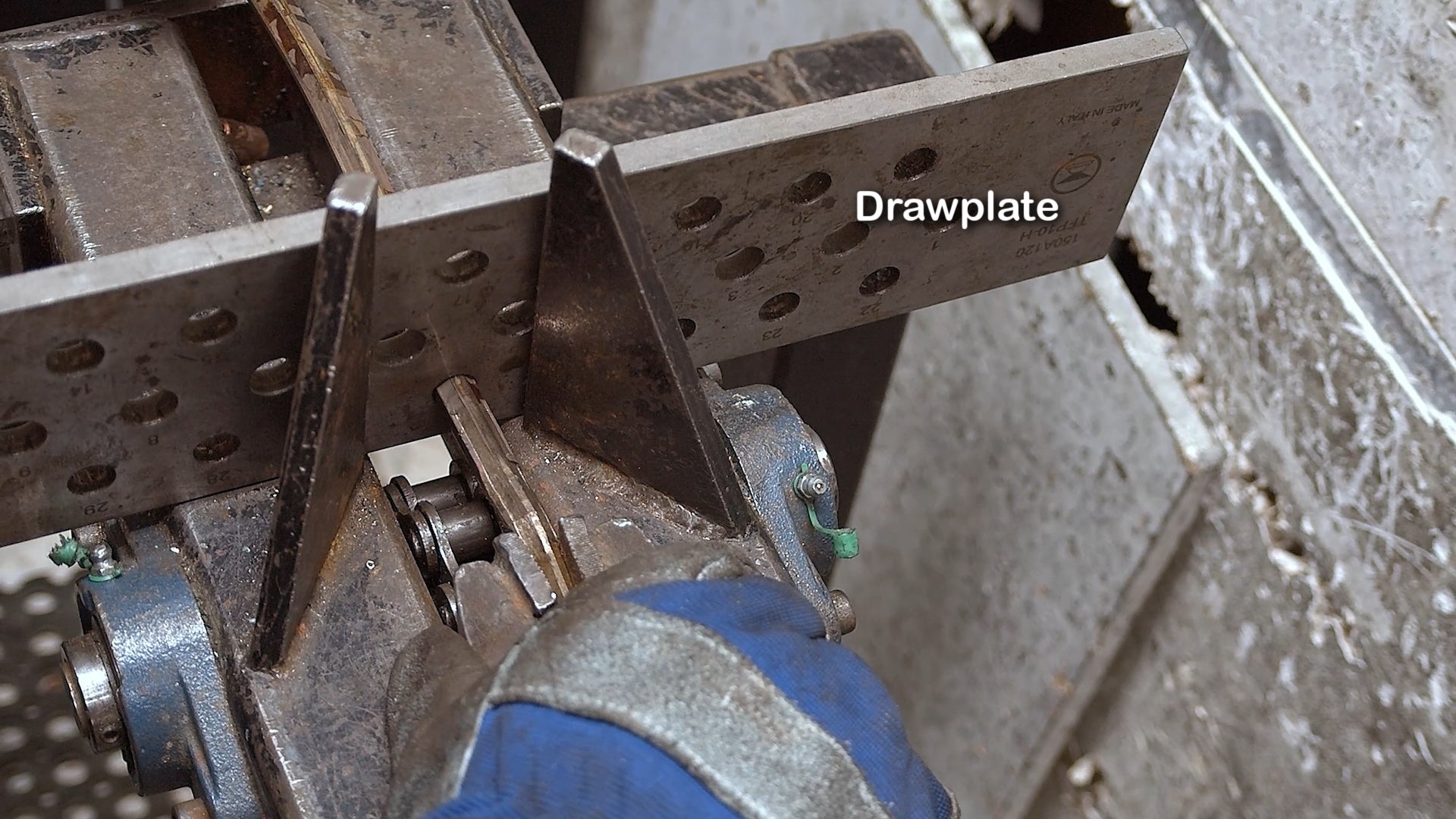 feeding wire through drawplate