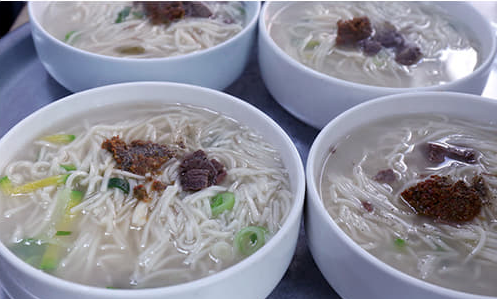 Cold noodles with beef