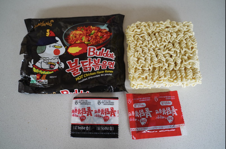 Buldak ramen packet contents